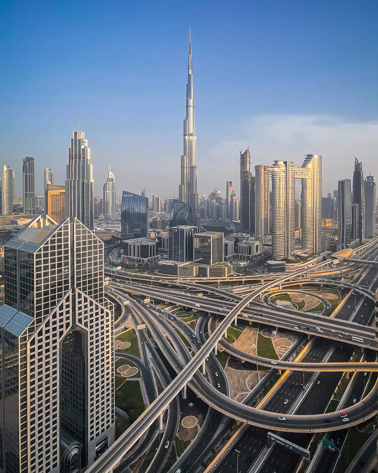 Elegant Penthouse in Dubai Hills with Garden - Ref 10-2